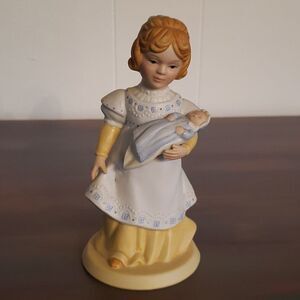 Vintage Avon Porcelain Figurine "A Mother's Love"